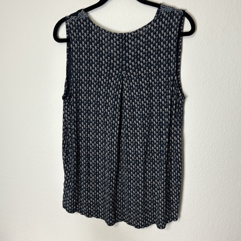 Lucky Brand Navy and White Patterned Top sleeveless V neck High Low Soft - Picture 2 of 6